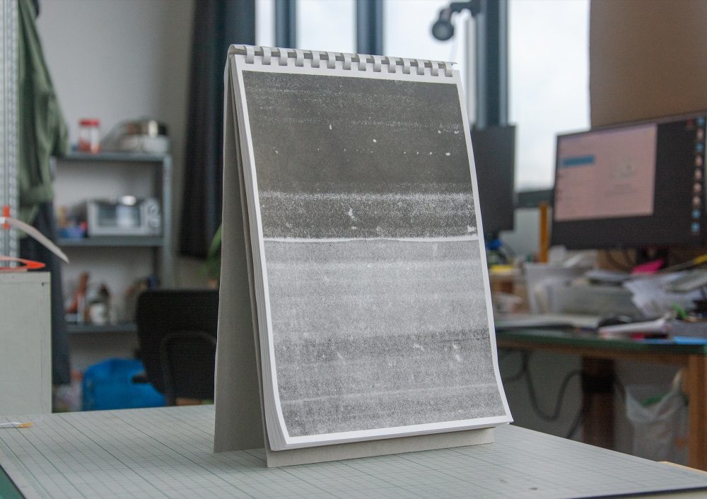 尘惦 (chéndiàn); after scans and lingering dust